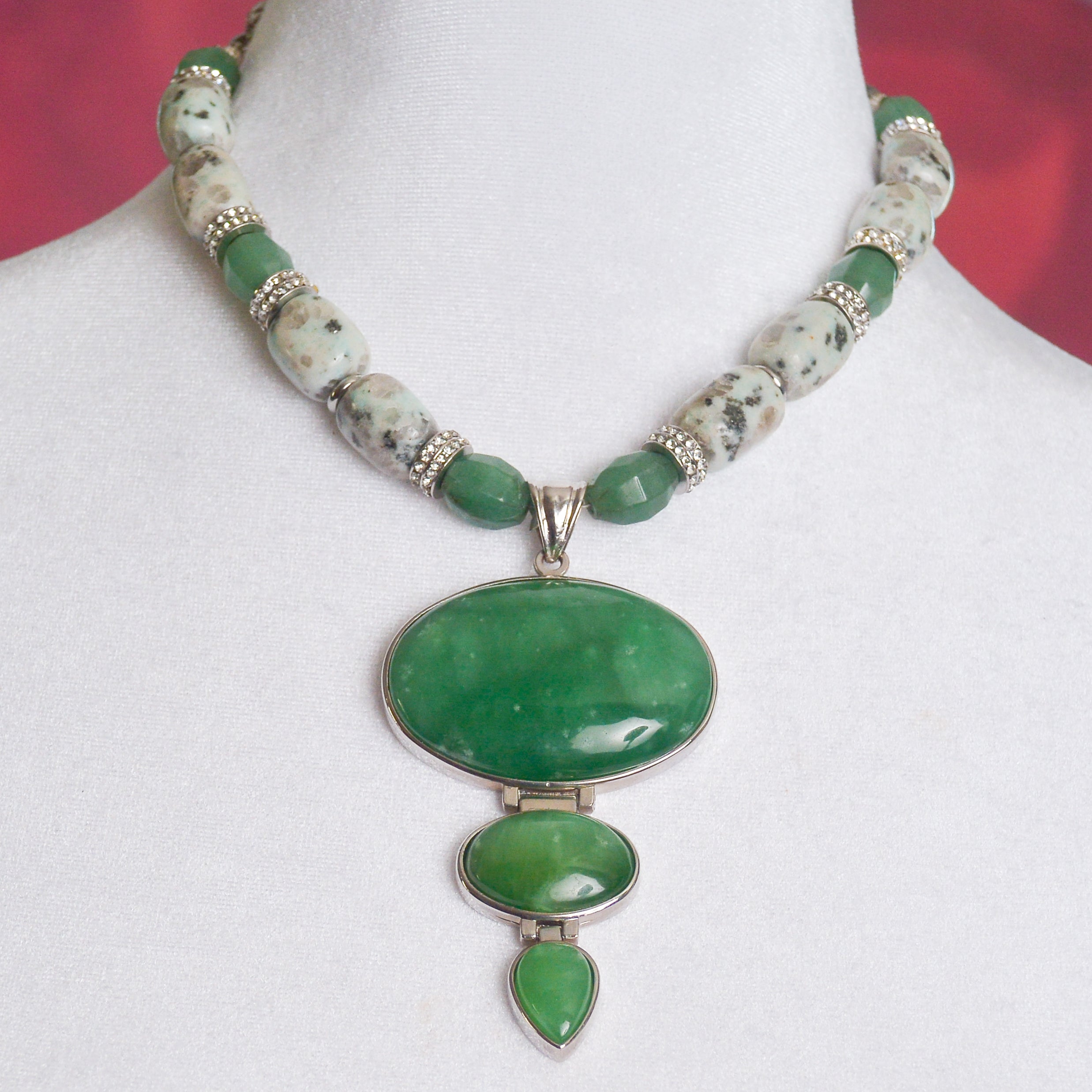 Earth's Elegance: Kiwi Jasper Necklace with Triple Green Jade Pendant